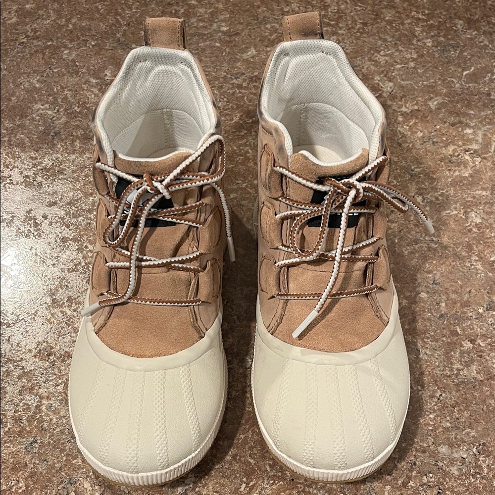 Sorel Out N About boots